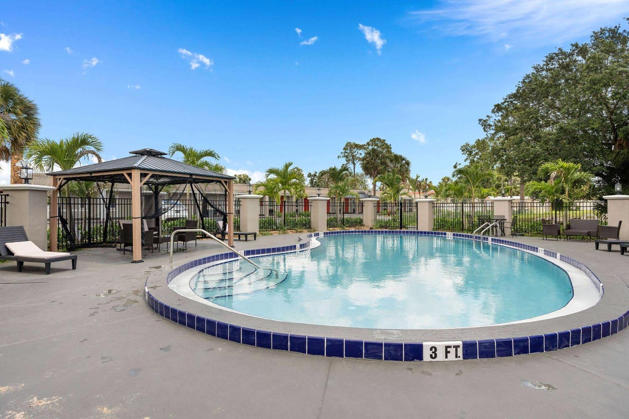 Super 8 By Wyndham Kissimmee-Orlando Hotel Four Corners Buitenkant foto