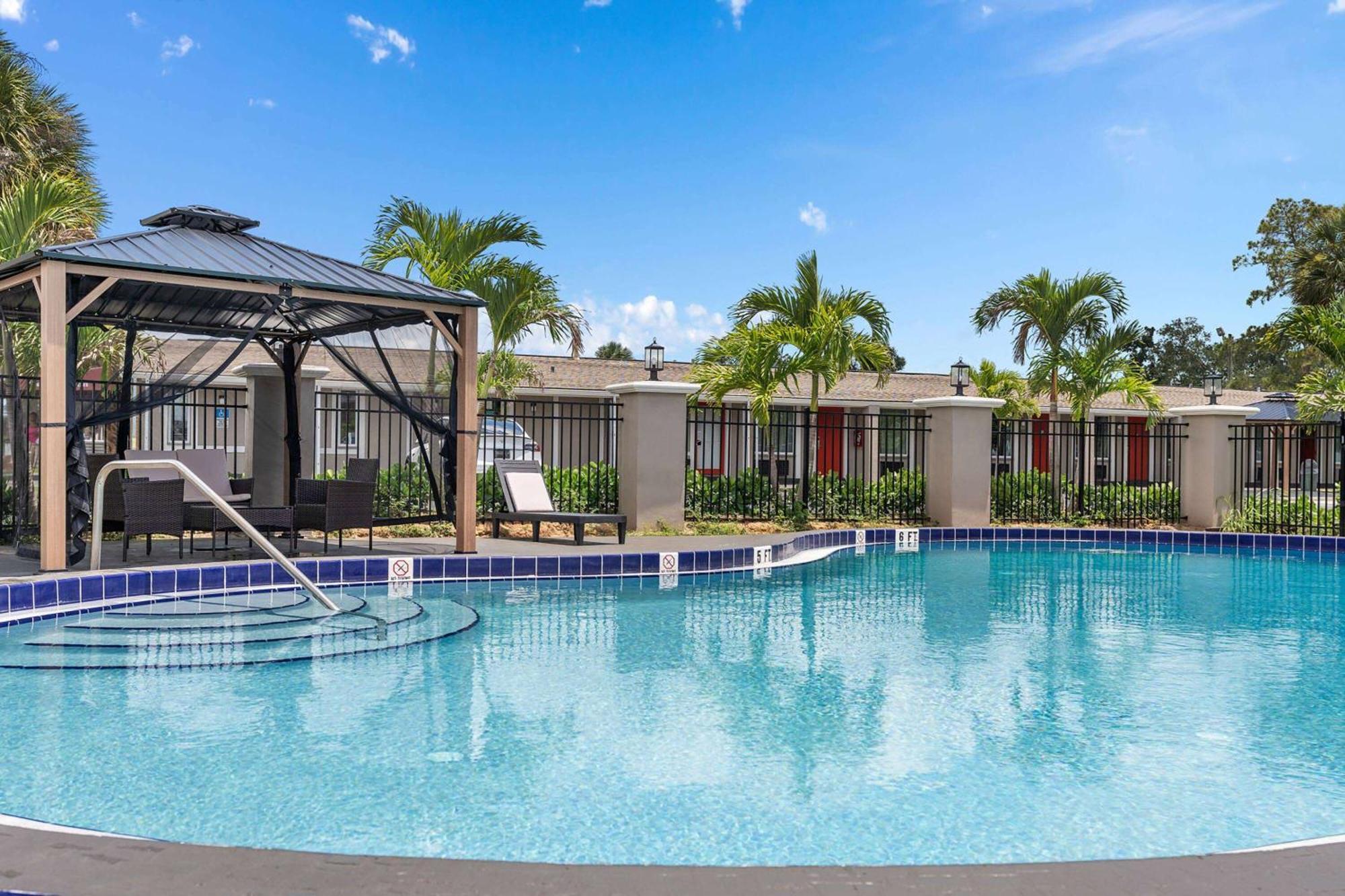 Super 8 By Wyndham Kissimmee-Orlando Hotel Four Corners Buitenkant foto